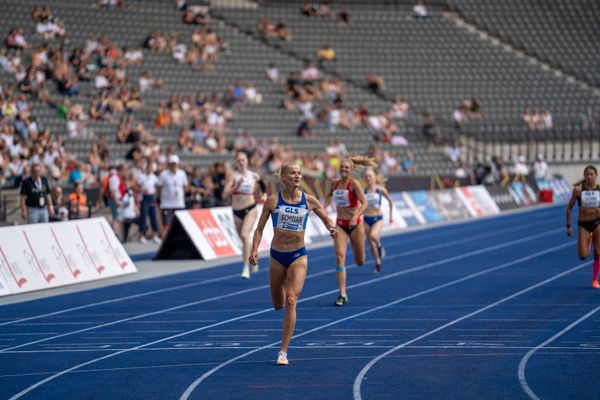 Corinna Schwab (LAC Erdgas Chemnitz) waehrend der deutschen Leichtathletik-Meisterschaften im Olympiastadion am 25.06.2022 in Berlin